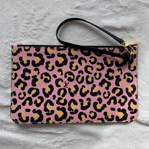 NEW LOUIS VUITTON WILD AT HEART POUCH - M45818